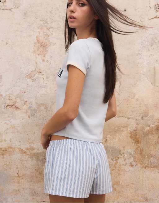 Stradivarius Striped button-detail shorts in navy blue, 3 of 4