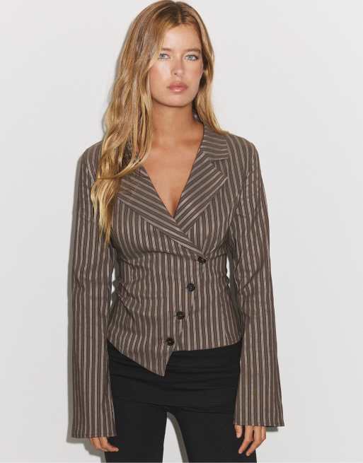 Stradivarius Striped v-neck shirt in brown, 2 of 7