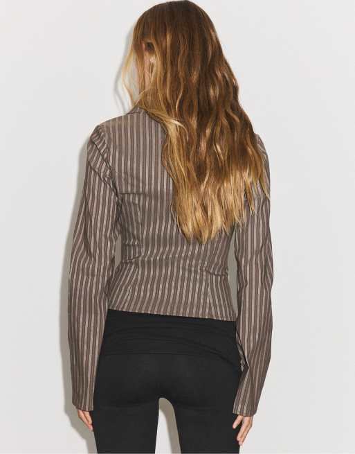 Stradivarius Striped v-neck shirt in brown, 3 of 7