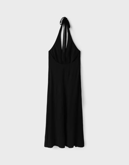 Stradivarius strukturerad halterneck-midiklänning i svart, 7 av 7