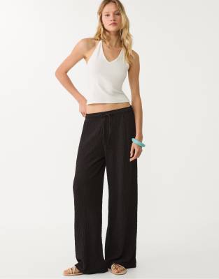 Stradivarius - Strukturierte Hose in Schwarz