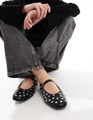 studded ballet shoes in black