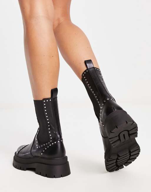 indre Net Smøre Stradivarius studded chunky boot in black | ASOS