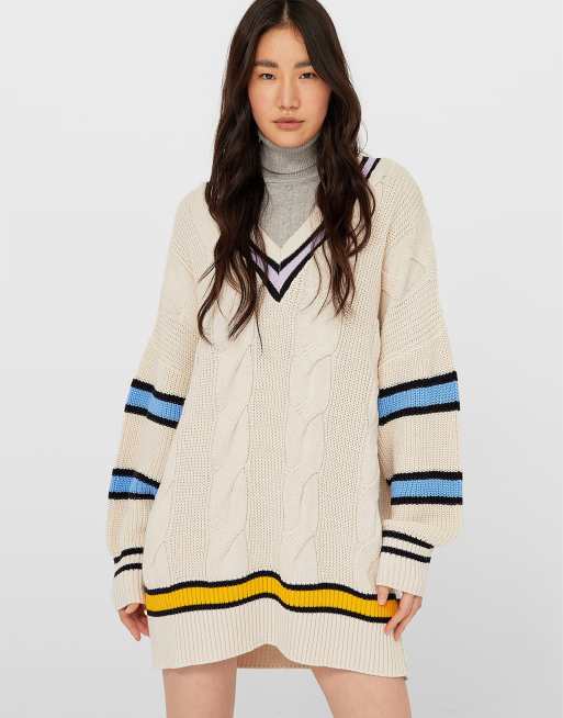 Stradivarius – Sukienka dresowa oversize w stylu uniwersyteckim z dzianiny o splocie warkoczowym w kolorze ecru