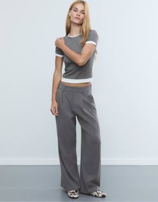 Stradivarius - Superweite Hose in Dunkelgrau mit verstellbarem Bund