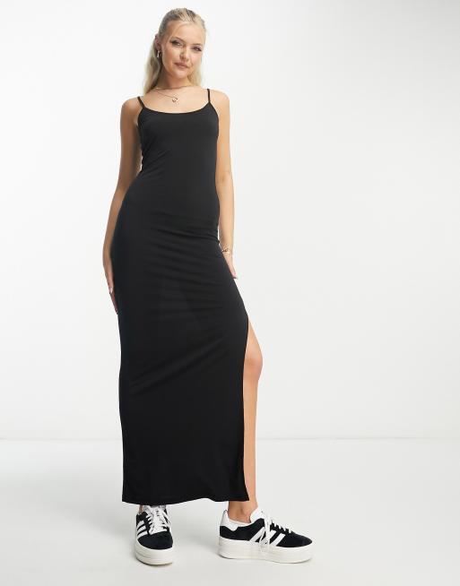Stradivarius - Superzachte maxi cami-jurk in zwart