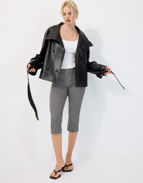 Stradivarius – Svart trenchcoat i läderimitation med hög krage - view 1