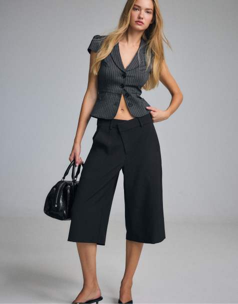 Stradivarius – Svarta bermudashorts med vida ben och korsad midja - view 1