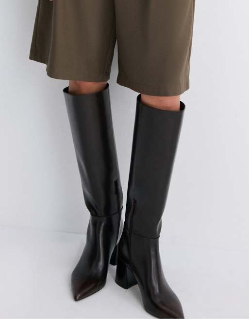 Stradivarius svarta boots med blockklack i brunt, 3 av 7