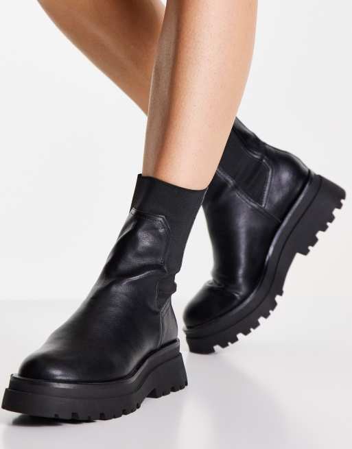 Stradivarius – Svarta chelseaboots med tjock sula