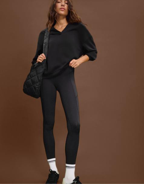 Stradivarius – Svarta korta leggings med utskurna detaljer - view 1