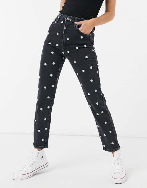Stradivarius – Svarta mom jeans med smal passform och blommigt broderi