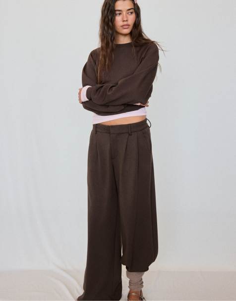 Stradivarius sweat-shirt ajusté à la taille toucher doux marron - view 1
