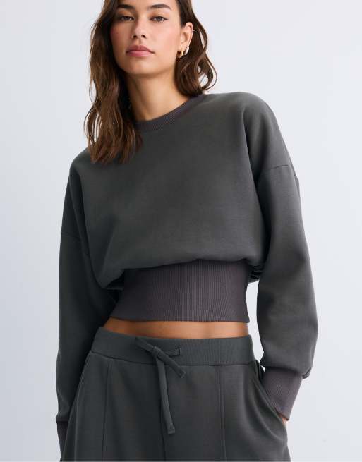 Stradivarius sweat-shirt court avec large ceinture en gris foncé, 5 de 7