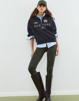 Stradivarius - Sweat zippé à broderie - Bleu marine