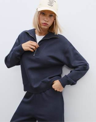 Stradivarius - Sweat zippé à col montant - Bleu foncé-Bleu marine