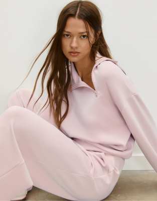 Stradivarius - Sweatshirt in Bubblegum-Rosa mit weicher Haptik und seitlichem Reißverschluss