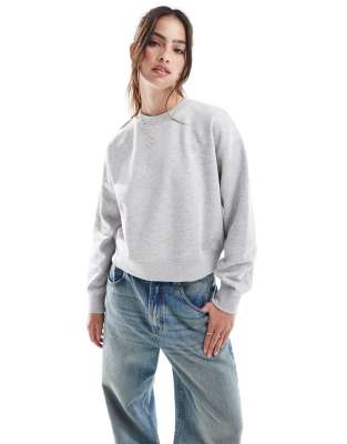 Stradivarius - Sweatshirt in Grau mit Rundhalsausschnitt