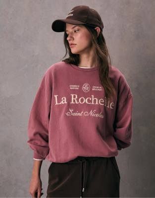 Stradivarius - Sweatshirt in Mauve mit Stickerei-Lila