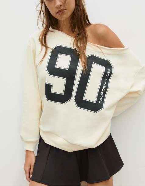 Stradivarius - Sweatshirt met blote schouder en print in vanille - view 1