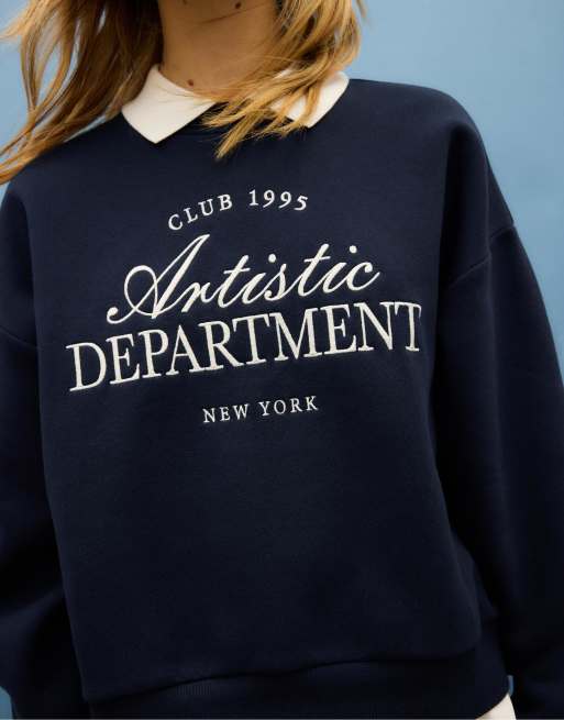 Stradivarius - Sweatshirt met borduursel en polokraag in donkerblauw, 4 van 4