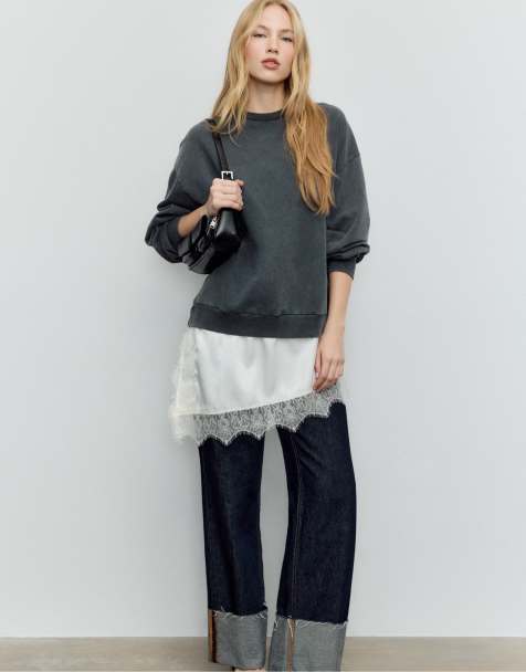 Stradivarius - Sweatshirt met lange satijnen zoom in donkergrijs - view 1