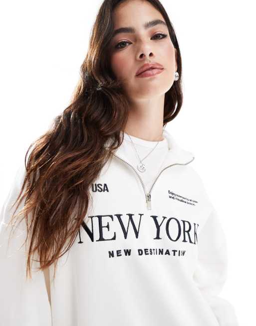Stradivarius - Sweatshirt met 'New York'-slogan en korte rits in ecru, 3 van 4