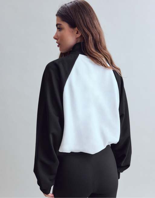 Stradivarius sweatshirt met raglanmouwen in zwart, 3 van 5
