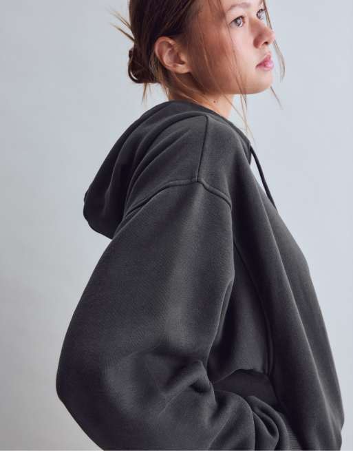 Stradivarius Sweatshirt mit Puffärmeln in Dunkelgrau, 4 von 5