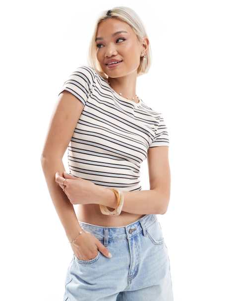 Stradivarius - T-shirt a maniche corte bianca a righe - view 1