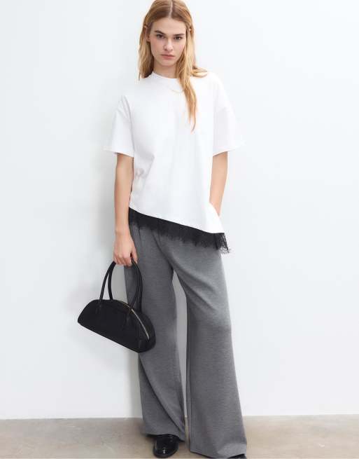 Stradivarius - T-shirt a maniche corte bianca con fondo in pizzo, 2 di 4