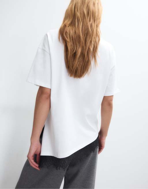 Stradivarius - T-shirt a maniche corte bianca con fondo in pizzo, 4 di 4