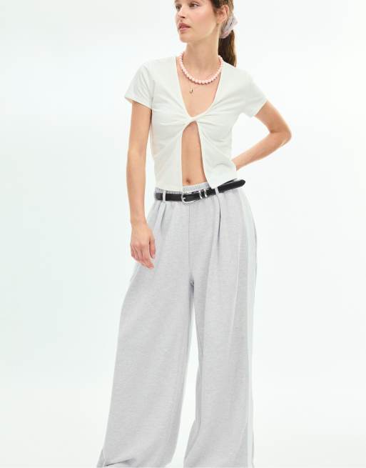 Stradivarius T-shirt a maniche corte con dettaglio annodato in ecru