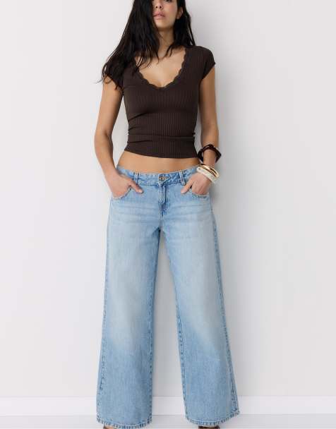 Stradivarius - T-shirt a maniche corte in pizzo marrone con scollo a V - view 1