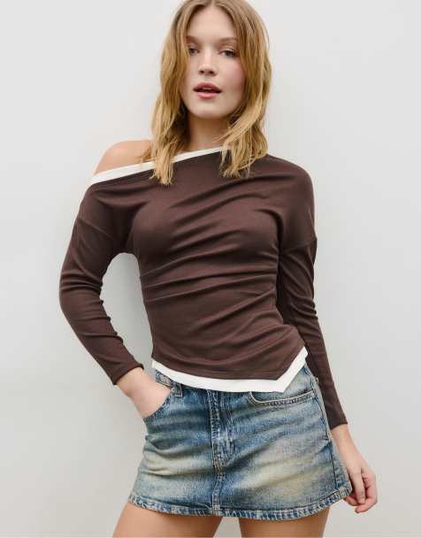 Stradivarius - T-shirt a maniche lunghe asimmetrica a doppio strato marrone - view 1