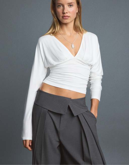 Stradivarius T-shirt a maniche lunghe con scollo a V in ecru, 2 di 7