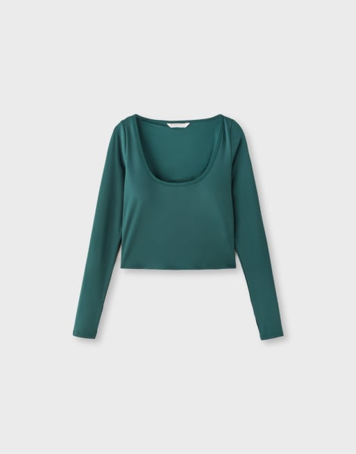 Stradivarius T-shirt a maniche lunghe con scollo rotondo e coppe in kaki, 5 di 6