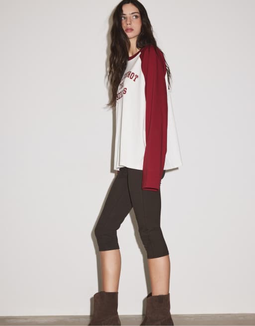 Stradivarius T-shirt a maniche lunghe raglan in rosso scuro, 2 di 7