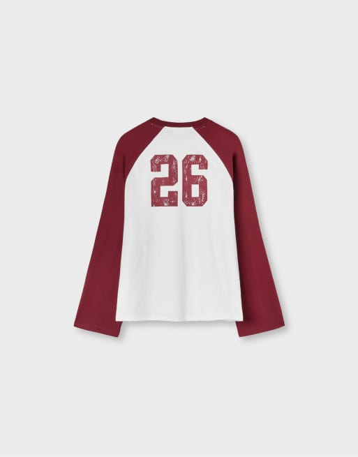 Stradivarius T-shirt a maniche lunghe raglan in rosso scuro, 7 di 7