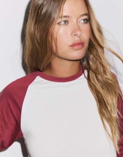 Stradivarius T-shirt a maniche lunghe stile baseball in rosso scuro, 4 di 7