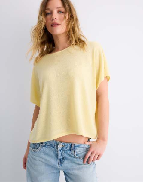 Stradivarius - T-shirt a mantella rustico giallo pastello - view 1