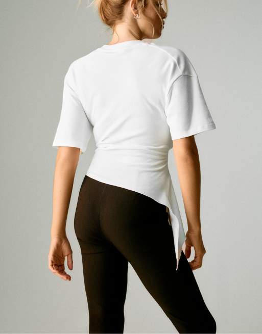 Stradivarius T-shirt asimmetrica a maniche corte in ecru, 3 di 7