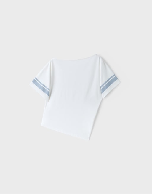 Stradivarius t-shirt asymétrique brodé écru, 7 de 7