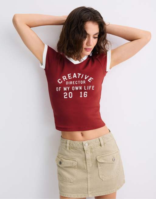 Stradivarius T-shirt grafica con scollo a V rossa, 5 di 7