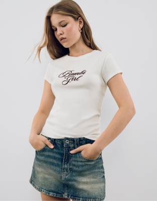 Stradivarius - T-Shirt in Ecru mit Bambi-Aufdruck-Weiß