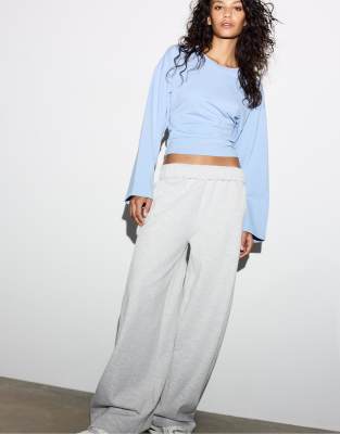 Stradivarius - T-Shirt in Himmelblau mit Kimono-Ärmeln