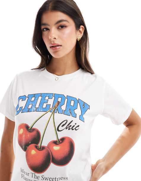 Stradivarius – T-Shirt in Weiß mit Kirschgrafik - view 1