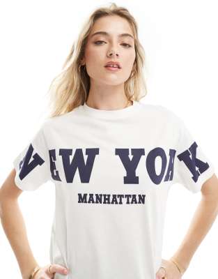 Stradivarius - T-Shirt in Weiß mit „New York"-Print