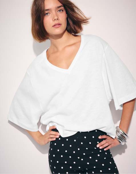 Stradivarius t-shirt med v-ringning i vitt - view 1