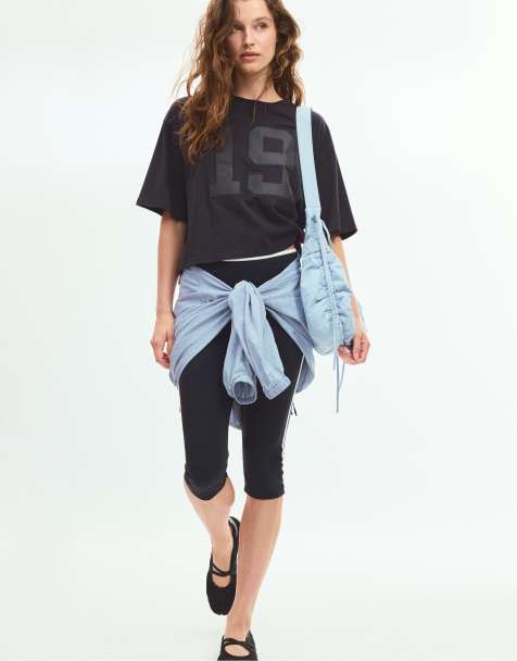 Stradivarius T-shirt met borduursel in zwart - view 1